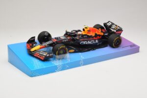Oracle Red Bull Racing RB18 #11 S. Perez Miami GP 2022 Minichamps 1:18 113220511 Метал — снимка 2 от 7