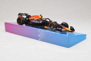 Oracle Red Bull Racing RB18 #11 S. Perez Miami GP 2022 Minichamps 1:18 113220511 Метал — снимка 4 от 7