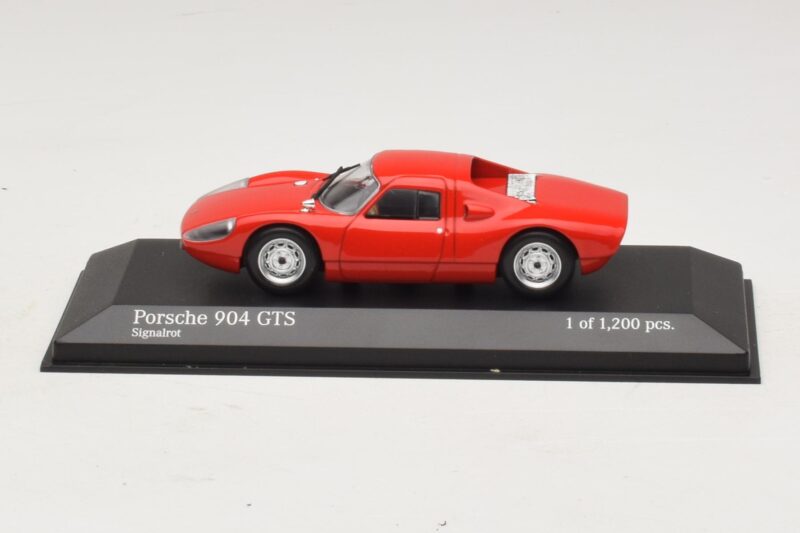 Porsche 904 GTS Червен Minichamps 1:43 Porsche 904 GTS Червен Minichamps 1:43 400065722 Метал