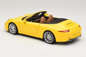 Porsche 911 991 Carrera S Кабриолет Жълт Minichamps 1:18 100061031 Метал — снимка 7 от 8