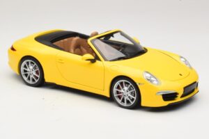 Porsche 911 991 Carrera S Кабриолет Жълт Minichamps 1:18 100061031 Метал — снимка 6 от 8