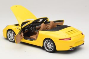 Porsche 911 991 Carrera S Кабриолет Жълт Minichamps 1:18 100061031 Метал — снимка 5 от 8
