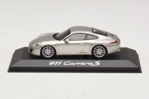 Porsche 911 991 Carrera S Сребърен Металик Minichamps 1:43 WAP0200130C Метал