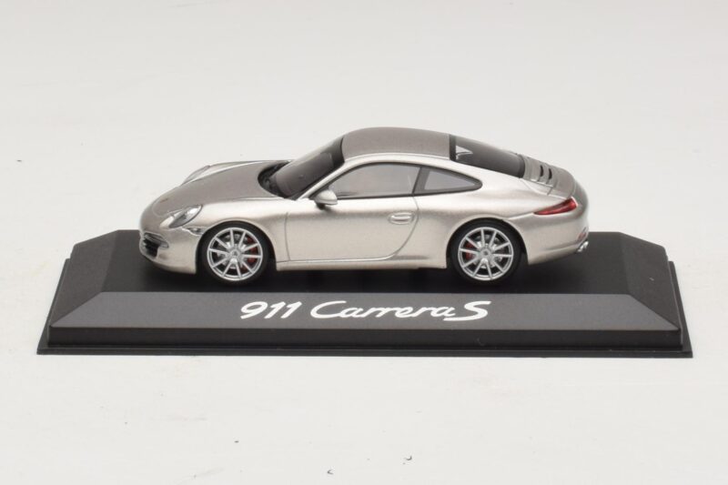 Porsche 911 991 Carrera S Сребърен Металик Minichamps 1:43 WAP0200130C Метал