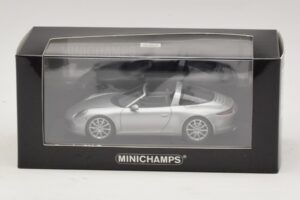 Porsche 911 991 Targa Сребърен Minichamps 1:43 410062442 Метал — снимка 4 от 4