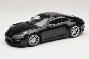 Porsche 911 992 Carrera 4S Черен Minichamps 1:18 WAP0211120R992 Метал