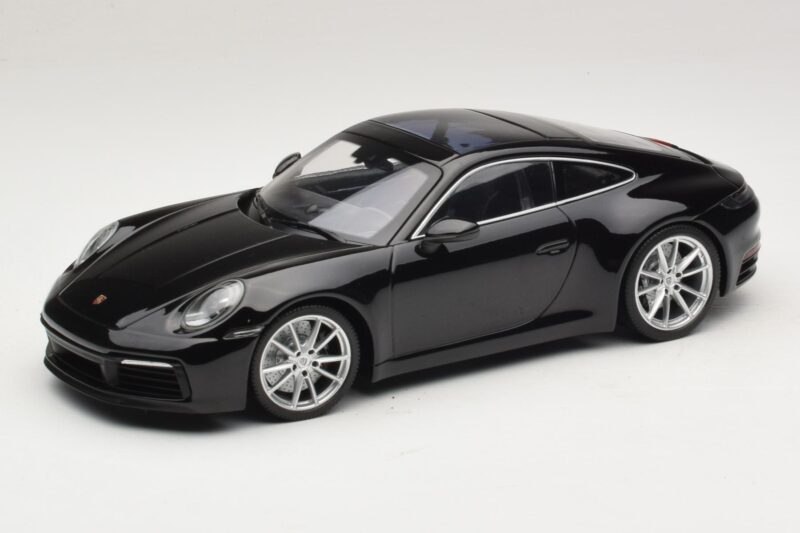 Porsche 911 992 Carrera 4S Черен Minichamps 1:18 WAP0211120R992 Метал