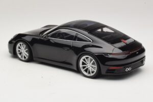 Porsche 911 992 Carrera 4S Черен Minichamps 1:18 WAP0211120R992 Метал — снимка 5 от 6