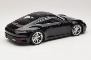 Porsche 911 992 Carrera 4S Черен Minichamps 1:18 WAP0211120R992 Метал — снимка 2 от 6