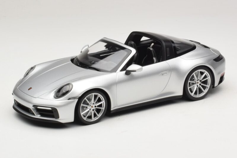 Porsche 911 992 Targa 4 GTS Сребърен Minichamps 1:18 WAP0211460RTRG Метал