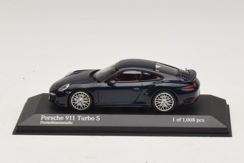 Porsche 911 996 Син Металик Minichamps 1:43 Porsche 911 996 Син Металик Minichamps 1:43 400061180 Метал