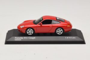 Porsche 911 996 Червен Minichamps 1:43 400061181 Метал