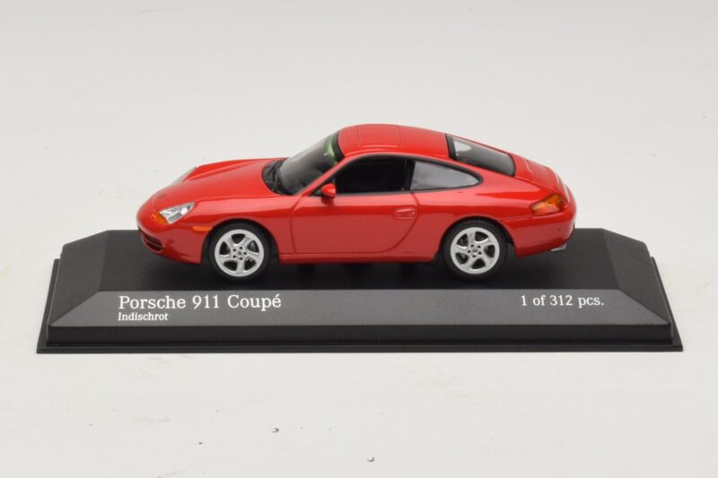 Porsche 911 996 Червен Minichamps 1:43 400061181 Метал