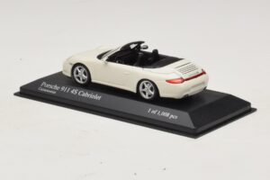 Porsche 911 997 Carrera 4S Кабриолет Бял Minichamps 1:43 400066431 Метал — снимка 3 от 4