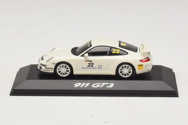 Porsche 911 997 GT3 #22 Бял Minichamps 1:43 Porsche 911 997 GT3 #22 Бял Minichamps 1:43 WAP020102016 Метал