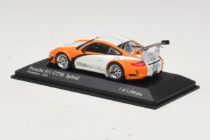 Porsche 911 997 GT3 R Hybrid Presentation 2010 Minichamps 1:43 410108900 Метал — снимка 3 от 4