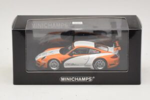 Porsche 911 997 GT3 R Hybrid Presentation 2010 Minichamps 1:43 410108900 Метал — снимка 4 от 4