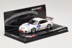 Porsche 911 997 GT3 RS #11 24 Hours Nurburgring 2010 Minichamps 1:43 437106711 Метал — снимка 2 от 5