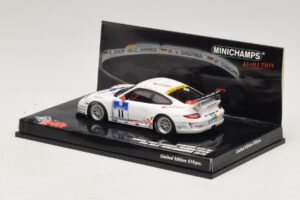 Porsche 911 997 GT3 RS #11 24 Hours Nurburgring 2010 Minichamps 1:43 437106711 Метал — снимка 3 от 5