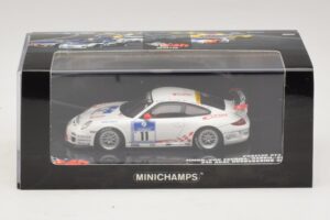 Porsche 911 997 GT3 RS #11 24 Hours Nurburgring 2010 Minichamps 1:43 437106711 Метал — снимка 4 от 5