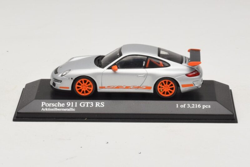 Porsche 911 997 GT3 RS Сребърен Minichamps 1:43 400066000 Метал