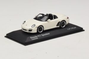 Porsche 911 997 Speedster Бял Minichamps 1:43 400069531 Метал — снимка 2 от 4
