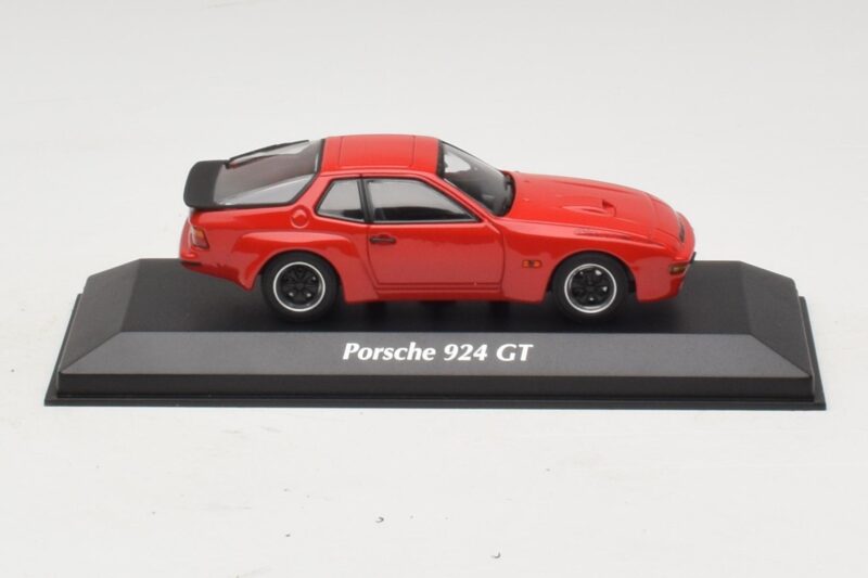 Porsche 924 GT Червен Maxichamps 1:43 Porsche 924 GT Червен Maxichamps 1:43 940066120 Метал