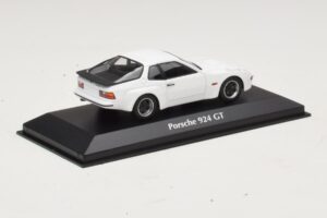 Porsche 924 GT Бял Maxichamps 1:43 940066121 Метал — снимка 2 от 4