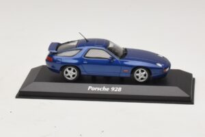 Porsche 928 Син Металик Maxichamps 1:43 940068101 Метал