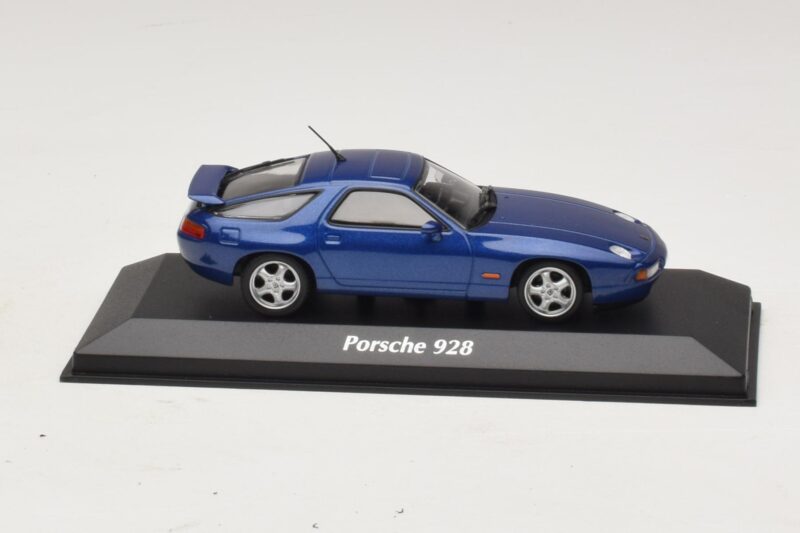 Porsche 928 Син Металик Maxichamps 1:43 940068101 Метал