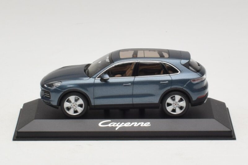 Porsche Cayenne E3 Blue Metallic Minichamps 1:43 WAP0203110J Метал