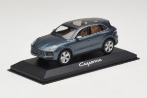 Porsche Cayenne E3 Blue Metallic Minichamps 1:43 WAP0203110J Метал — снимка 2 от 4