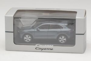 Porsche Cayenne E3 Blue Metallic Minichamps 1:43 WAP0203110J Метал — снимка 4 от 4