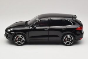 Porsche Cayenne Turbo S 92A Черен Металик Minichamps 1:18 110062100 Метал — снимка 4 от 8