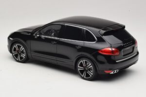 Porsche Cayenne Turbo S 92A Черен Металик Minichamps 1:18 110062100 Метал — снимка 7 от 8
