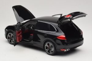 Porsche Cayenne Turbo S 92A Черен Металик Minichamps 1:18 110062100 Метал — снимка 5 от 8