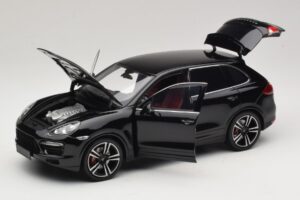 Porsche Cayenne Turbo S 92A Черен Металик Minichamps 1:18 110062100 Метал — снимка 2 от 8