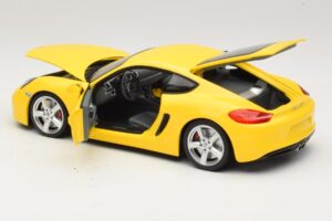 Porsche Cayman 981 Жълт Minichamps 1:18 110062220 Метал — снимка 5 от 8