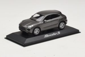 Porsche Macan S Diesel 95B Бронз Металик Minichamps 1:43 WAP0201510E Метал — снимка 2 от 4