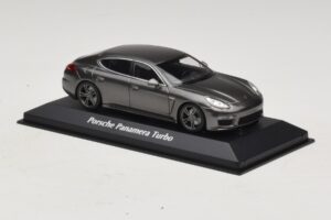 Porsche Panamera 970 Turbo Сив Металик Maxichamps 1:43 940062371 Метал — снимка 3 от 4