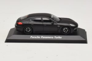 Porsche Panamera 970 Turbo Мат Черен Maxichamps 1:43 940062370 Метал