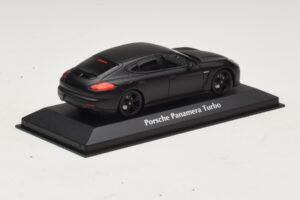 Porsche Panamera 970 Turbo Мат Черен Maxichamps 1:43 940062370 Метал — снимка 2 от 4