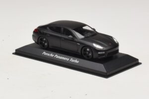 Porsche Panamera 970 Turbo Мат Черен Maxichamps 1:43 940062370 Метал — снимка 3 от 4