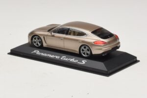 Porsche Panamera 970 Turbo S Бронз Металик Minichamps 1:43 WAP0200600E Метал — снимка 3 от 4