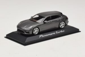 Porsche Panamera 971 Turbo Сив Металик Minichamps 1:43 WAP0207610H Метал — снимка 2 от 4