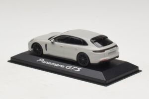 Porsche Panamera GTS 971 Chalk Grey Minichamps 1:43 WAP0207640J Метал — снимка 3 от 4