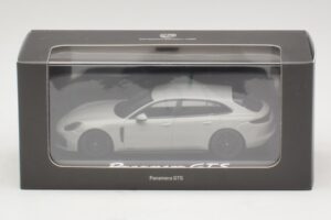 Porsche Panamera GTS 971 Chalk Grey Minichamps 1:43 WAP0207640J Метал — снимка 4 от 4
