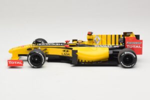 Renault R30 Showcar #11 R. Kubica F1 2010 Minichamps 1:18 150100081 Метал — снимка 3 от 6