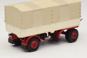 Ремарке за Камион Платнище Бял Червен Minichamps 1:43 439159096 Метал — снимка 2 от 6