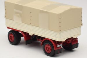 Ремарке за Камион Платнище Бял Червен Minichamps 1:43 439159096 Метал — снимка 5 от 6